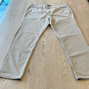 Lucky Brand Men’s 410 Athletic Slim Jeans